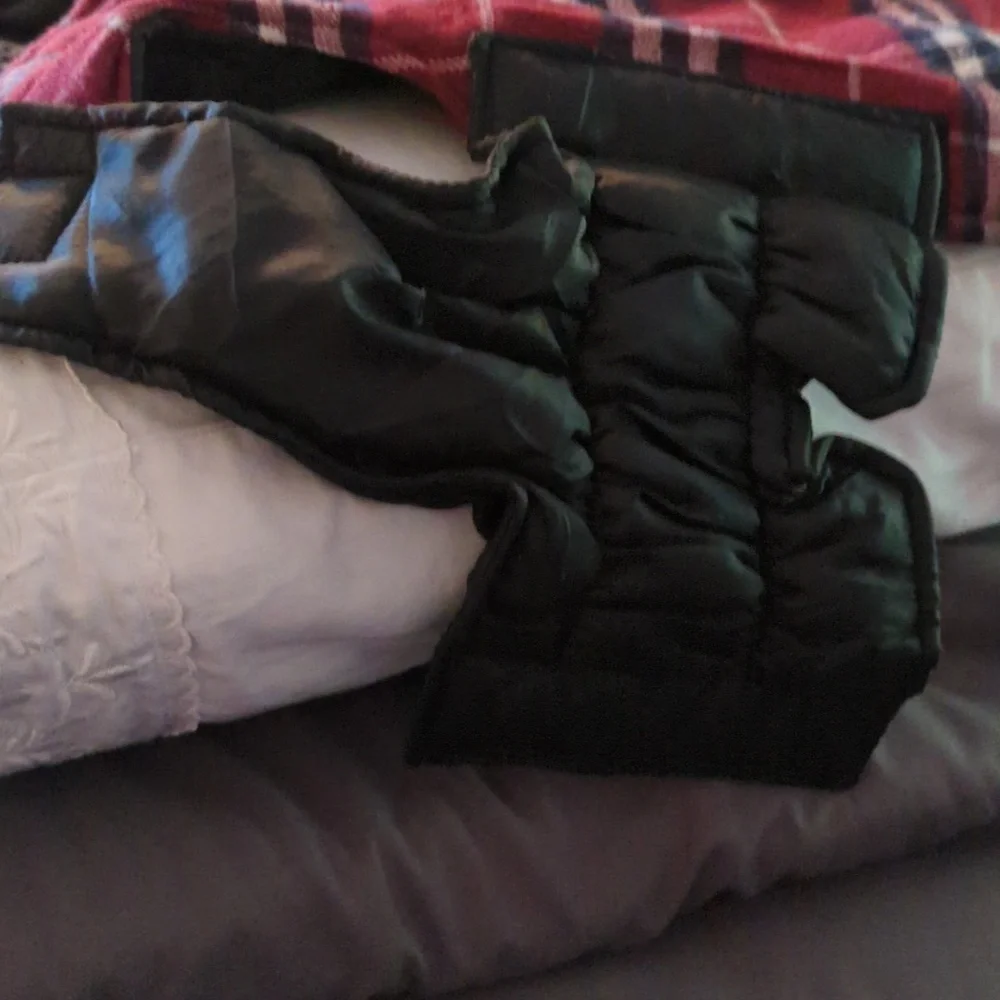 Kuoser Red Black n White. Med. NEW DOG COAT NWOT NEW NEW NO TAGS Sale